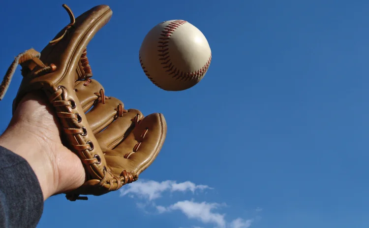 catch_grab_ball_baseball - Getty - web.jpg 