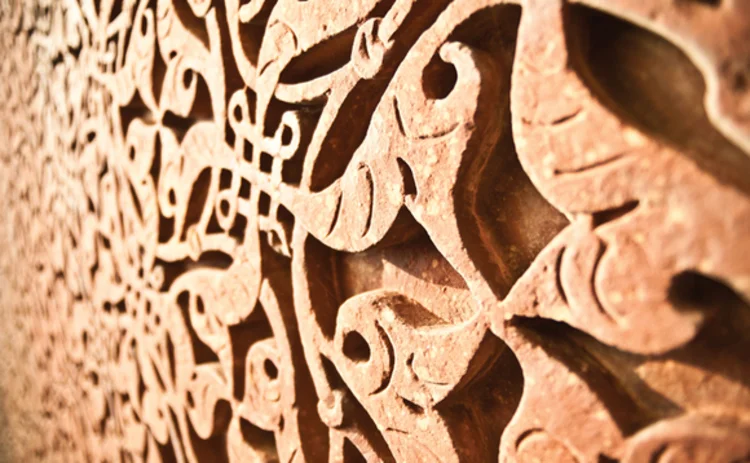arabesque-carving-qutub-minar
