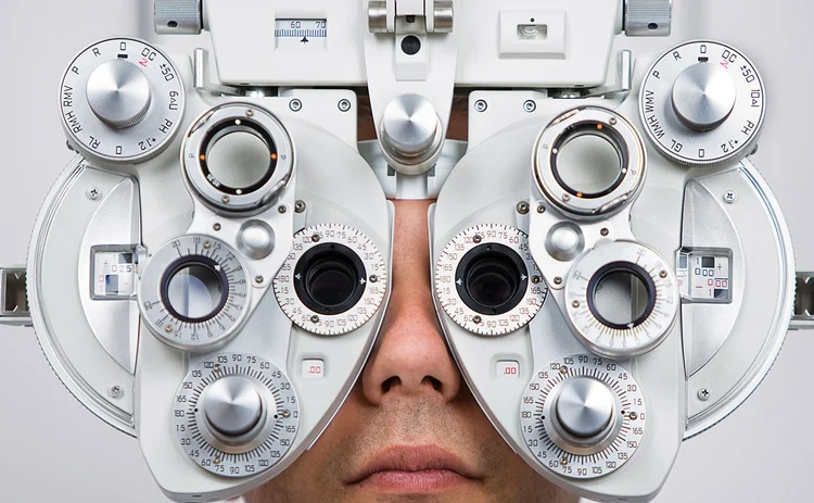 shu-77533807-eye-test-optician