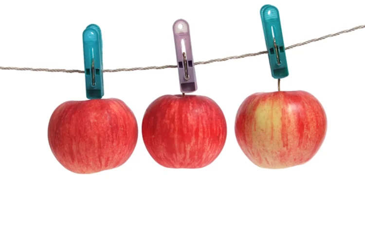 three-apples-on-a-line