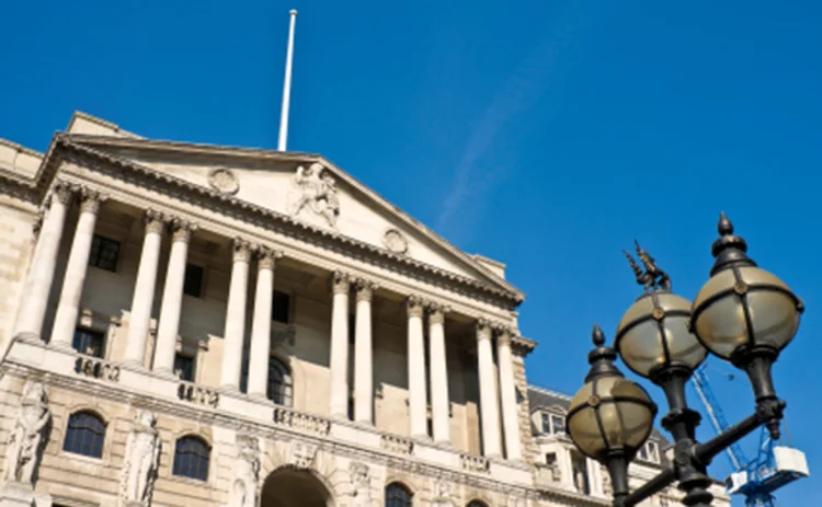 london-bank-of-england-with-lamp-post-in-foreground