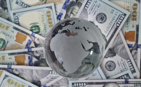 Globe and money 