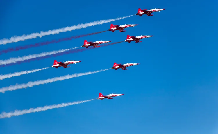 Active versus passive investment in declining markets