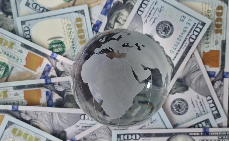 Globe and money 