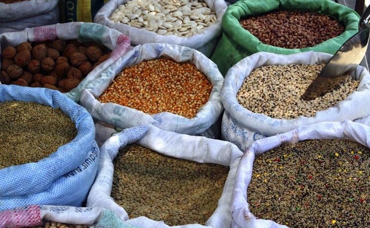 market-open-sacks-of-beans-and-legumes