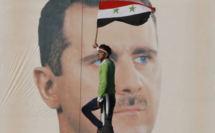 A pro-Syrian regime protester