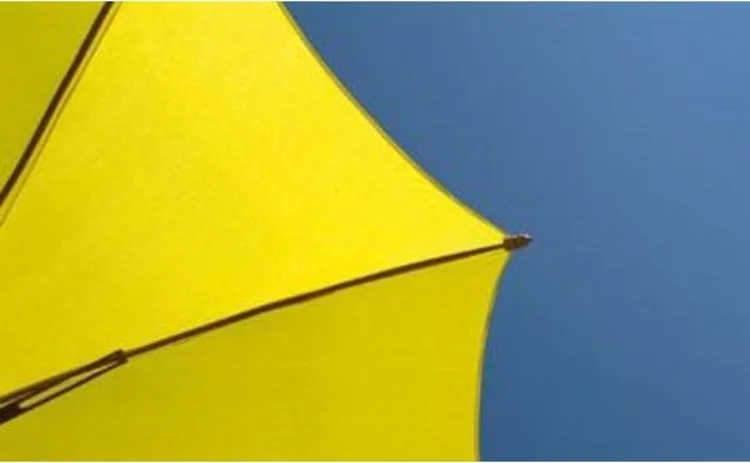 ist-5190799-umbrellasky