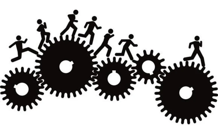 illustration-men-running-on-cogs