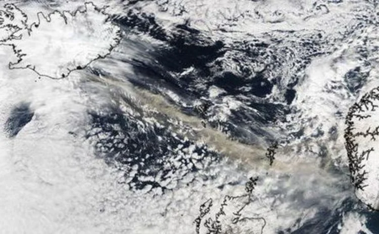 ash-plume-eyjafjallajokull