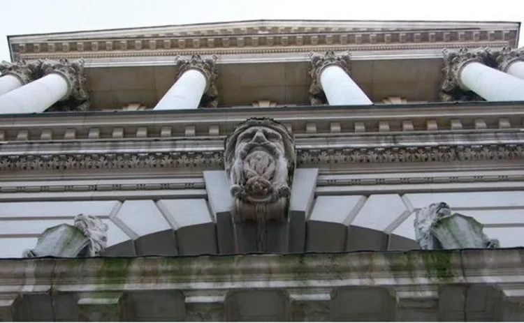 hm-treasury-facade-2009