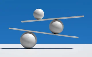 Three spheres balancing