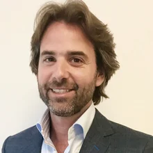 Izzet Bensusan, Karbone